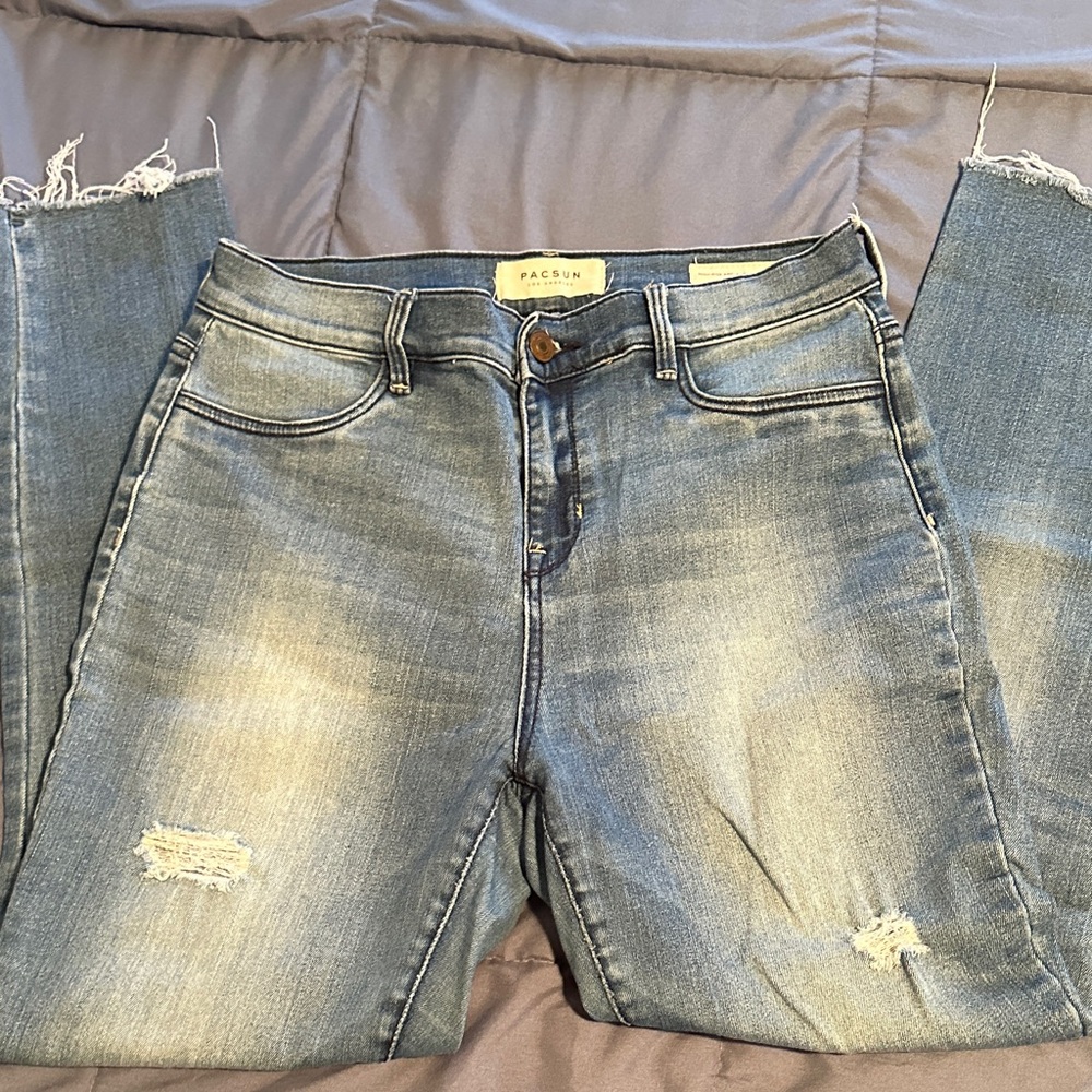PacSun Women's Light Blue Distressed Cropped Jeans